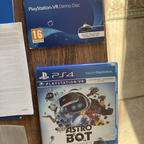 PlayStation VR (PS VR1) like new with Camera and Astro Bot game