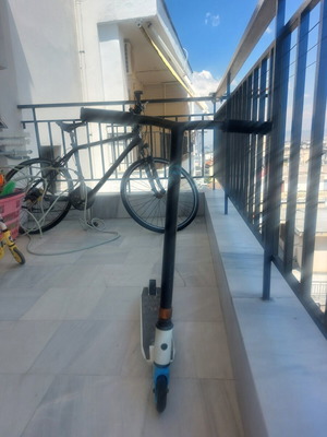 Glober scooter used, blue