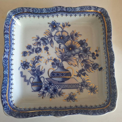 Limoge decorative plate like new with porcelain and blue cobalt flowers