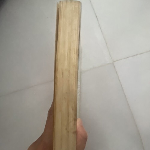To trito stefani novel by Kostas Tahtsis