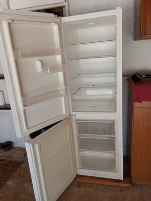 Candy refrigerator like new