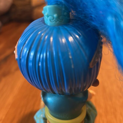 Shimmer and Shine figure used with small white paint marks