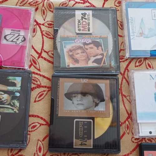 MD cassette tapes like new, pack of 18, Greek and foreign