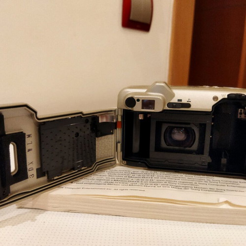 Φωτογραφική μηχανή Kyocera Yashica Zoomate 165 SE σαν καινούργια με θήκη