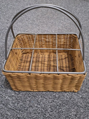 Wicker base like new with metal handle for glasses and flowers