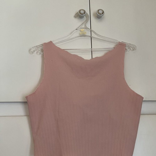 Pink crop top like new, sleeveless with front tie design, size M