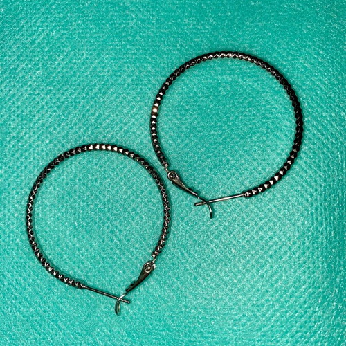 Women's silver hoop earrings like new