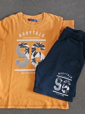 BodyTalk boys' set like new with small print defect