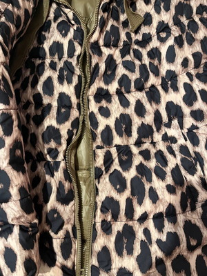 Leopard puffer jacket like new, size M