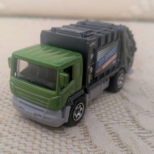 Matchbox Garbage King like new, City Services garbage truck toy