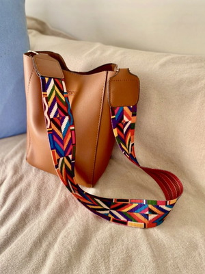 Jingpinpiju Boho shoulder bag new with colorful ethnic strap