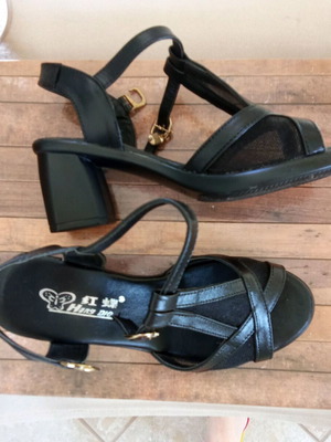Black sandals like new, size 36, with 6.5cm block heel