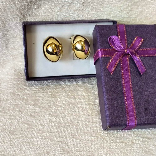 C-shaped crescent earrings new gold color synthetic material