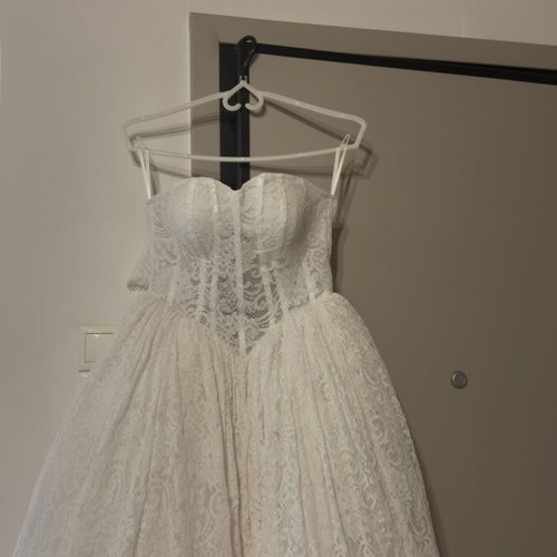 Melia Wedding Dress lace gown like new, size S