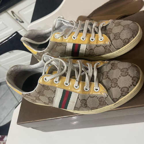 Gucci sneakers used, size 36, beige with box and dust bags