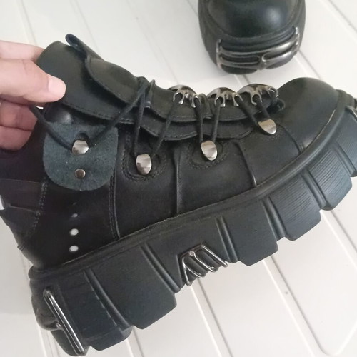 New Rock platform boots unisex size 40 like new, black