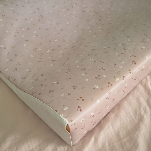 Little Dutch Changing Mat with Mattress and Two Covers used