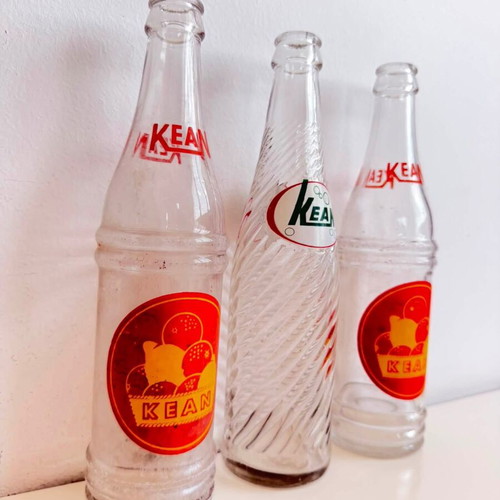 Kean bottles, lot