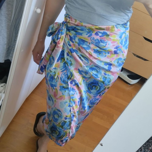 Vila satin floral midi skirt like new, small medium, pink multicolor