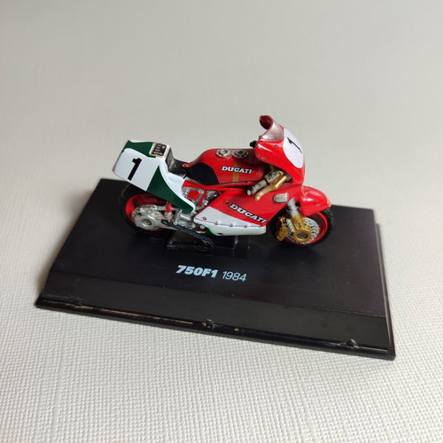 New Ray Ducati F1 750 1/32 used, missing cover