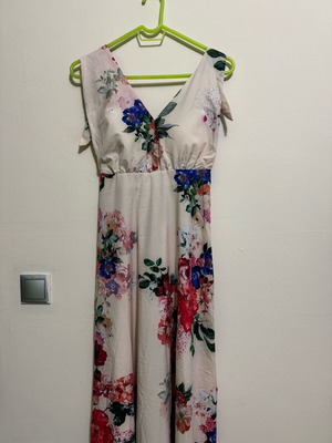 Long floral dress in nude color, like new, sizes S/M