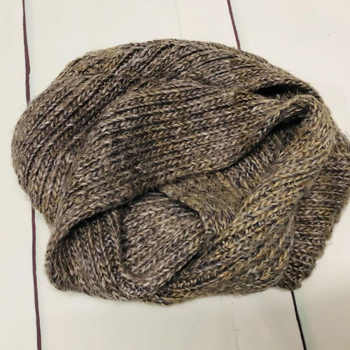 Zara neck scarf used in excellent condition