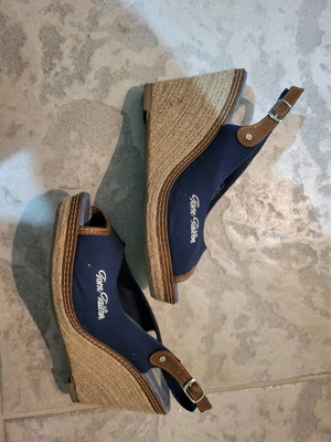 Blue platform shoes used, size 38