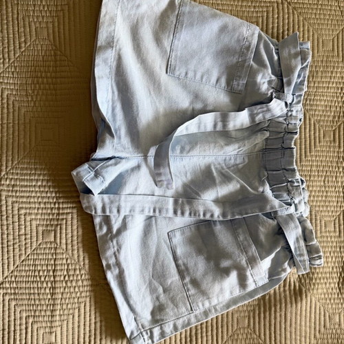 Vince Camuto shorts used, girls size 12, blue