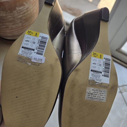 Round bronze leather pumps new with platform heel