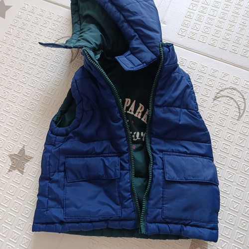 Reversible sleeveless jacket for boys used, blue and green, size 92-98 cm