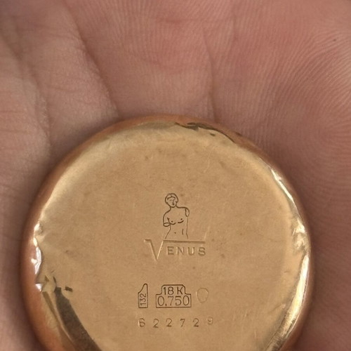 Venus gold chronograph wristwatch, 18k