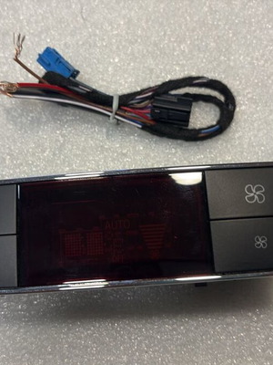 Rear Climate Control Unit for W204 like new