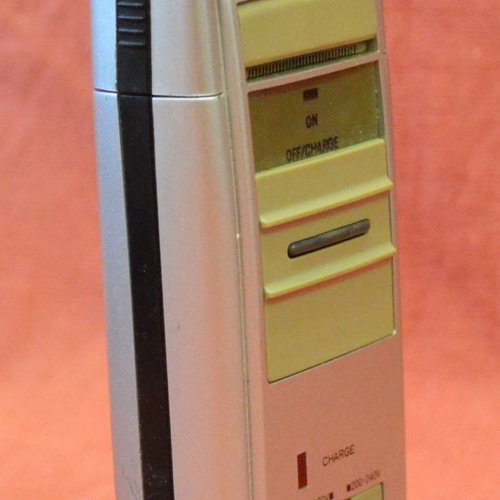 British HITCHIN electric shaver used, functional, 1960