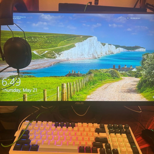 Asus 144Hz monitor like new with Redragon keyboard and Razer mouse and headphones