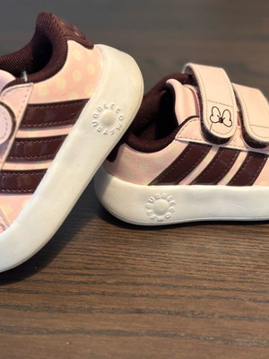 Adidas x Disney baby sneakers size 20 pink with polka dots and velcro like new