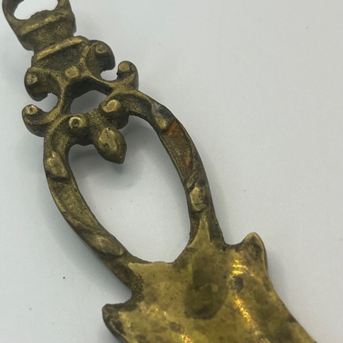 Brass shoe tongue used