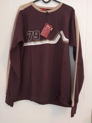 Levi's dark brown long-sleeved shirt size Medium new