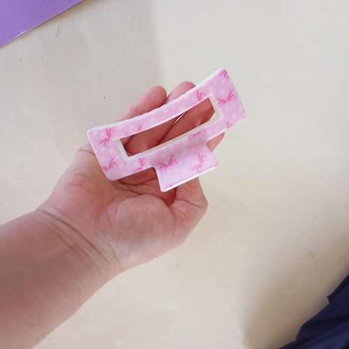 Pink hair clip with bow, like new