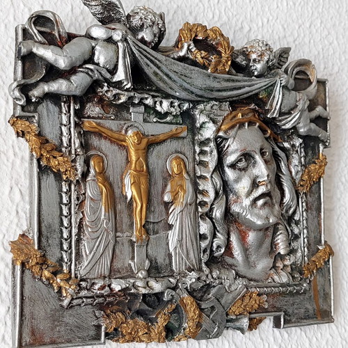 Religious embossed wall plaque Crucifixion and Jesus like new