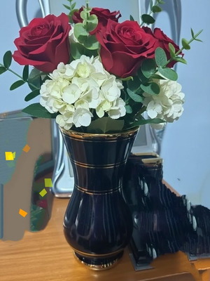 Black ceramic vase 20 cm like new