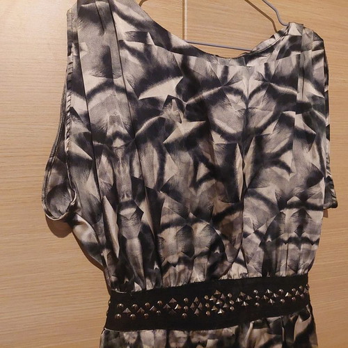 Romeo & Juliet Couture short dress black gray silver like new Size Large