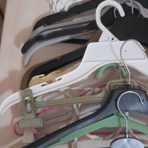 Clothes hangers set of 22 like new