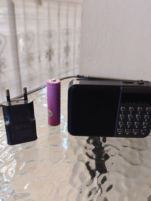 Ραδιόφωνο επαναφορτιζόμενο με USB και φορτιστής, καινούργιο