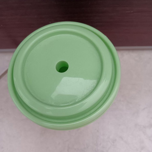 Children's cup like new, missing straw