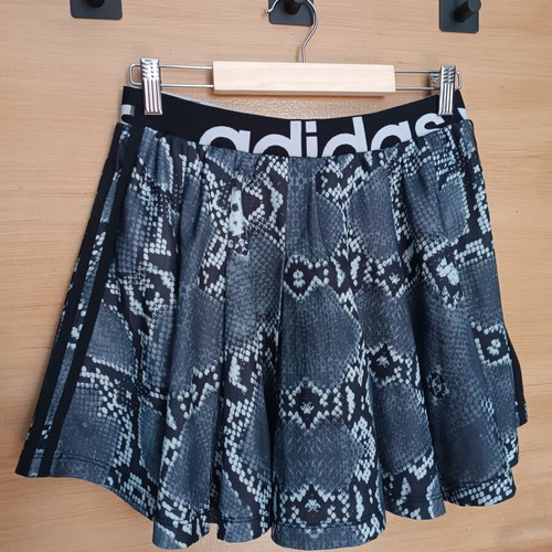 Adidas skirt with snake print like new, gray