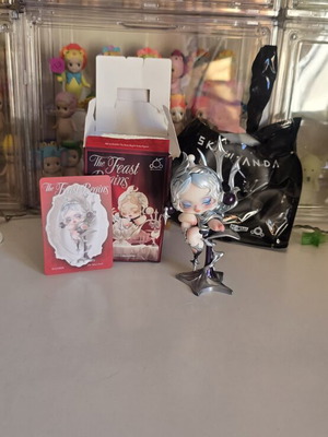 Pop Mart SkullPanda The Feast Begins The Silver Fork figure new