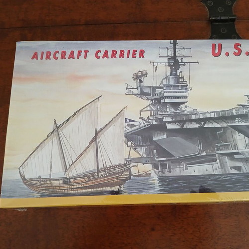 Italeri Aircraft Carrier U.S.S. Independence Model Scale 1/720 New
