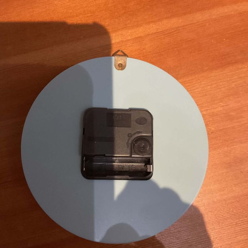 Praga battery wall clock like new, analog, 15 cm diameter