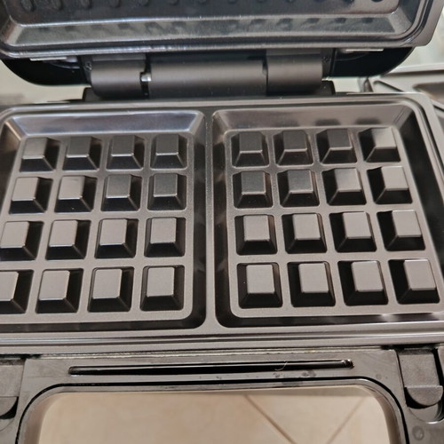 Silver Crest sandwich maker and waffle iron new with removable plates