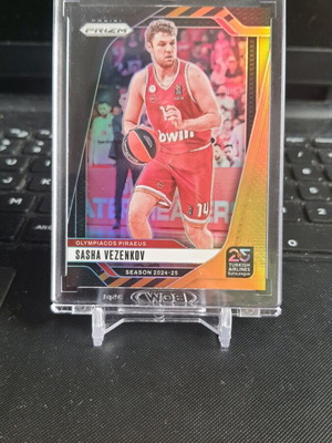 Panini Prizm Euroleague 2024-25 True Black/Gold Sasha Vezenkov /5